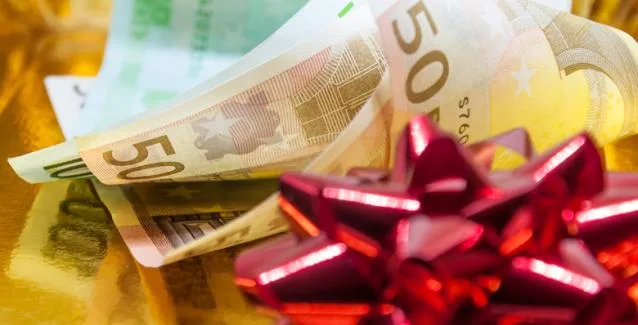 Δώρο Χριστουγέννων 2019: Πότε θα καταβληθεί από τον ΟΑΕΔ – Πώς υπολογίζεται στον ιδιωτικό τομέα