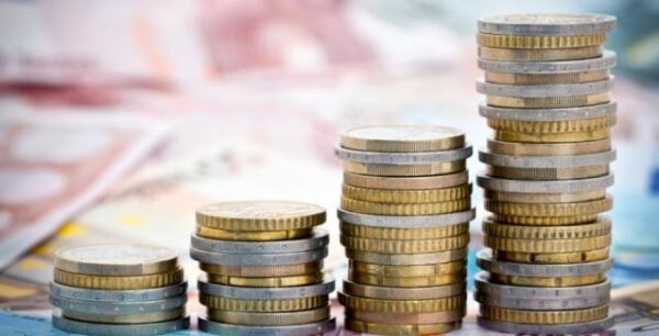 Πλεόνασμα: Υπερδιπλάσιο του στόχου – Τι προβλέπεται για τα έσοδα