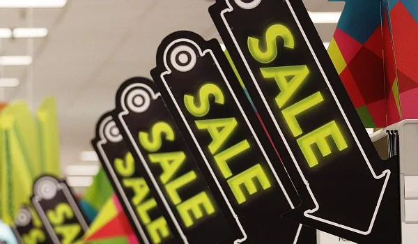 Φθινοπωρινές εκπτώσεις:  Ποιές ώρες θα λειτουργήσουν καταστήματα και σουπερ μάρκετ