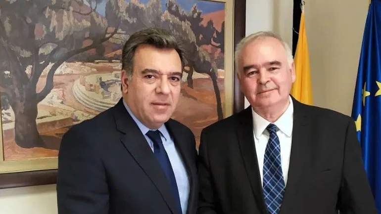 «Στηρίζουμε τη διάδοση της ελληνικής παιδείας στην Αμερική»