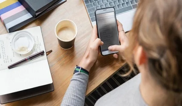 Κινητή τηλεφωνία: Έρχονται μειώσεις και διπλασιασμός data