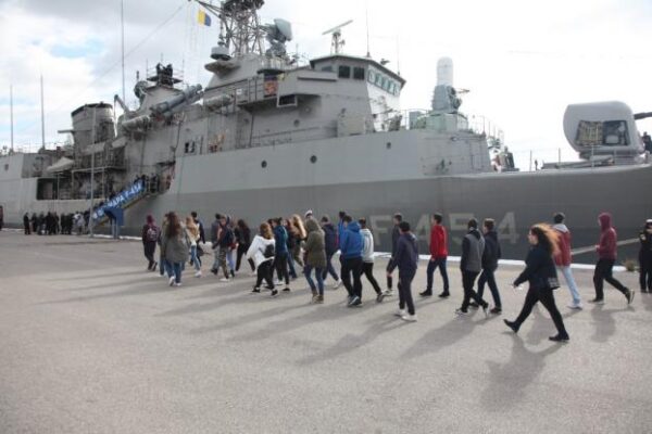 Περισσότεροι από 1.500 μαθητές βρέθηκαν στο Ναύσταθμο Σαλαμίνας