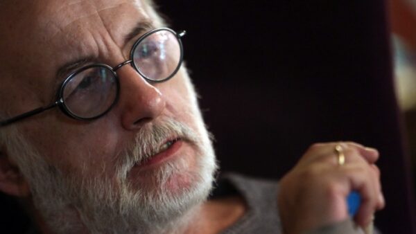 Το μεσημέρι η πολιτική κηδεία του Θάνου Μικρούτσικου