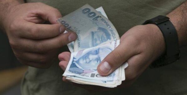 Σε κατάσταση «υψηλού κινδύνου» με ανάμικτες προοπτικές για το 2020 η οικονομία της Τουρκίας