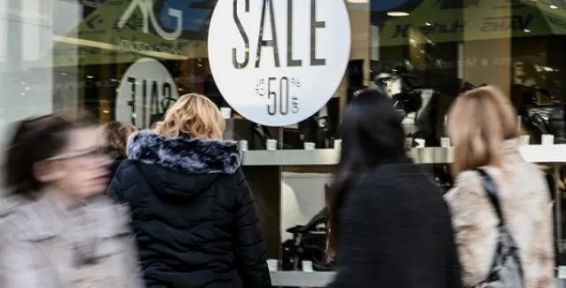 Χειμερινές εκπτώσεις: Ανοιχτά τα μαγαζιά την Κυριακή