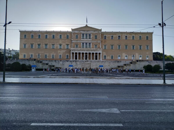 Πολλά «νευρόσπαστα» στα πολιτικά «παλκοσένικα»