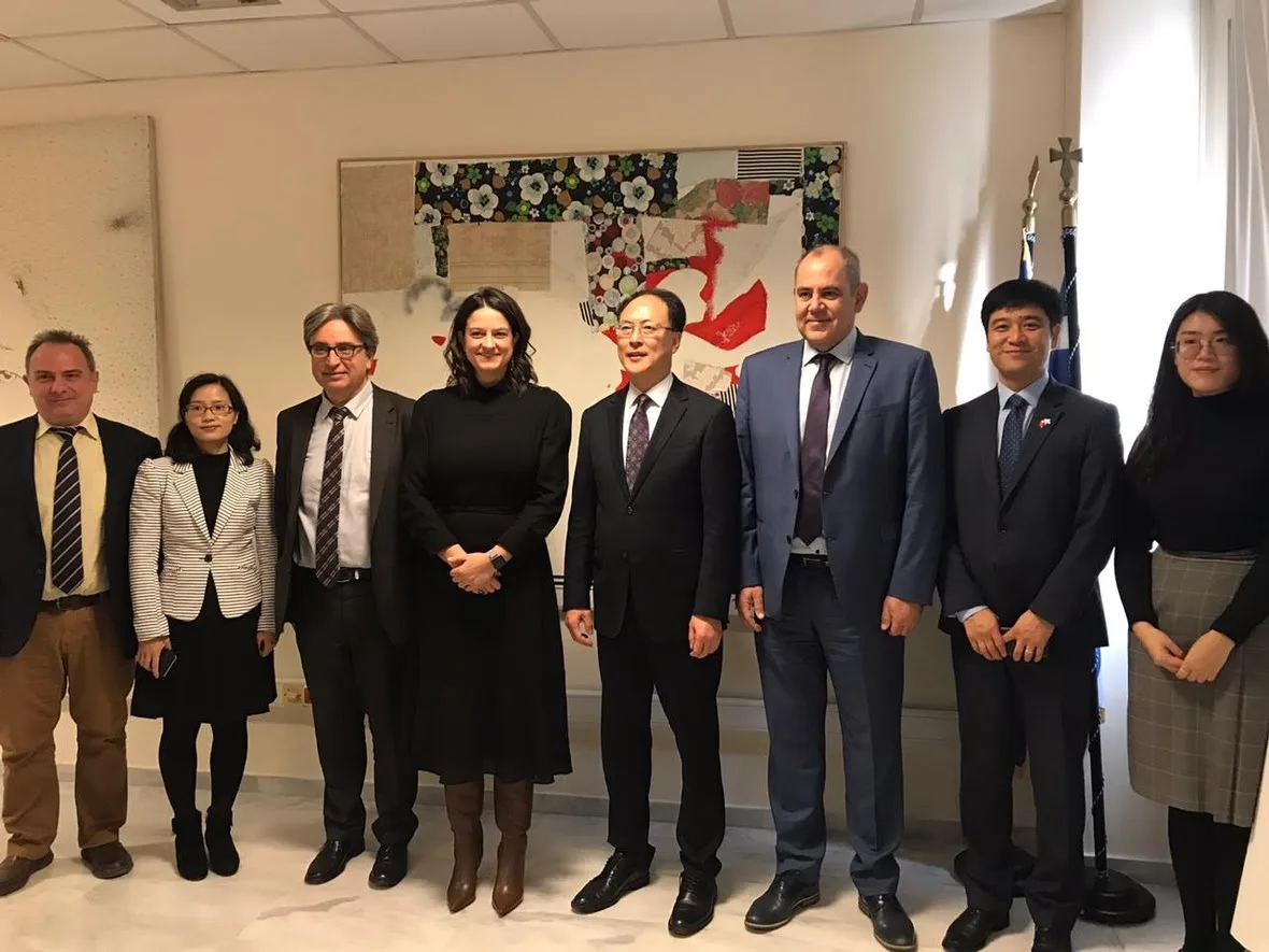 Η πολιτική ηγεσία του ΥΠΑΙΘ με αντιπροσωπεία του Υπουργείου Παιδείας της Κίνας