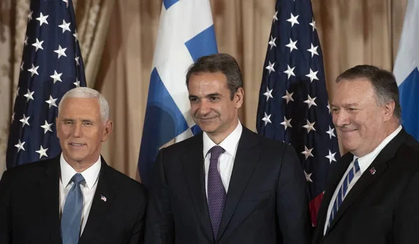 Θετικό μήνυμα Πενς και Πομπέο για την ελληνική οικονομία