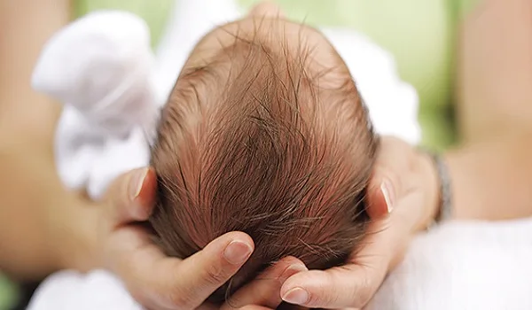 Πώς θα δοθεί το επίδομα γέννας των 2.000 ευρώ – Οι δικαιούχοι και τα κριτήρια