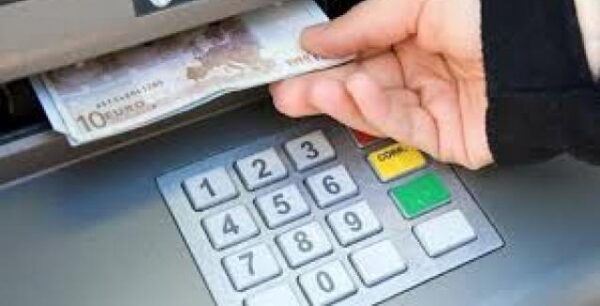 ΟΠΕΚΑ: Πότε πληρώνει επιδόματα και παροχές στους δικαιούχους