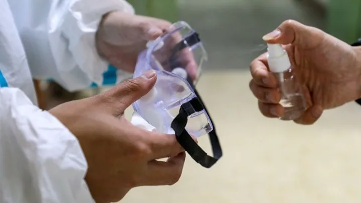 Κορωνοϊός: Πειραματικό εμβόλιο θα δοκιμαστεί σε ανθρώπους τον Μάιο