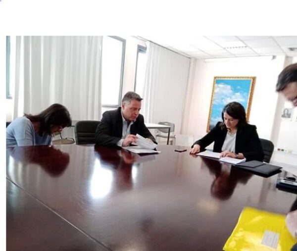 Συνάντηση των υπαλλήλων του Υπουργείου Παιδείας με τη Νίκη Κεραμέως