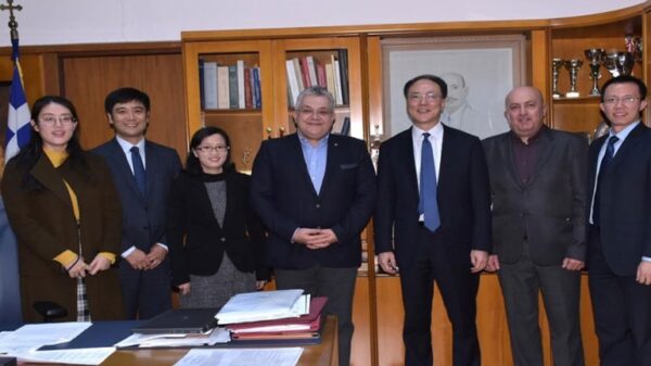 Συνάντηση του Πρύτανη του ΑΠΘ με αντιπροσωπεία από το Υπουργείο Παιδείας της Κίνας