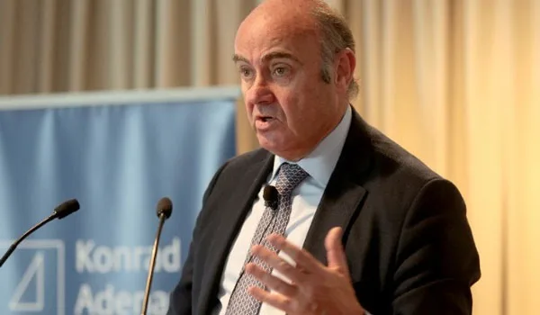 Εύσημα από την ΕΚΤ για την πρόοδο της ελληνικής οικονομίας