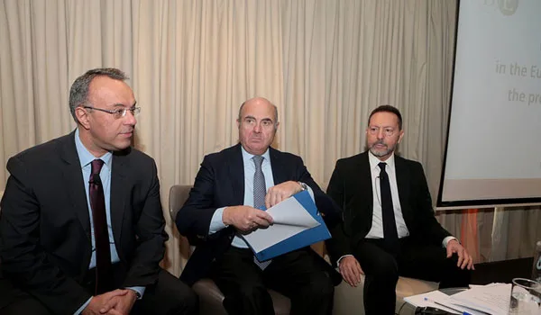 Αντιπρόεδρος ΕΚΤ:  Καμπανάκι για τα κόκκινα δάνεια