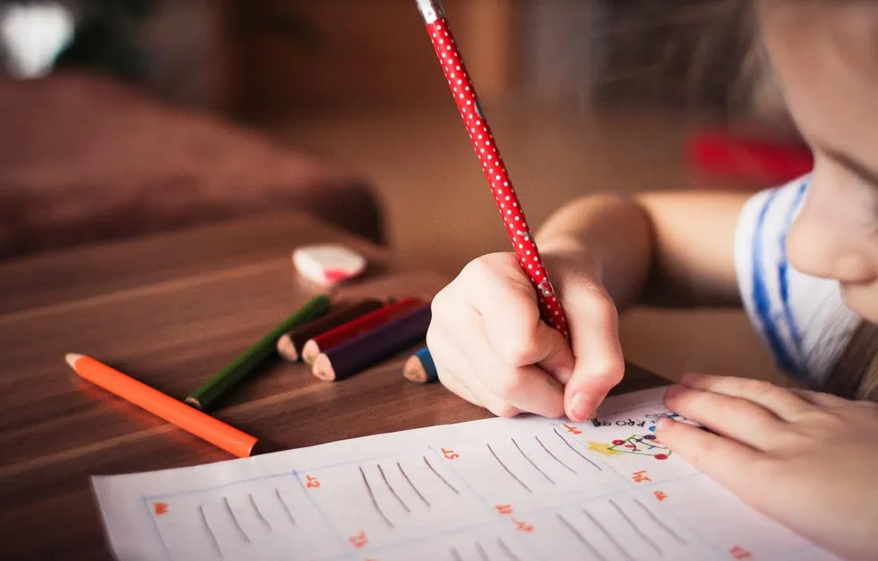 Δημιουργικές δραστηριότητες για τα παιδιά που βρίσκονται στο σπίτι αυτές τις μέρες