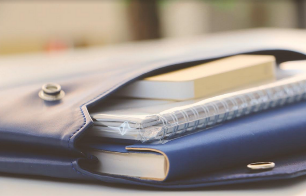 Κορωνοϊός – Βαθμολογίες μαθητών: Τηλεφωνικά ή με φάκελο στην τσάντα