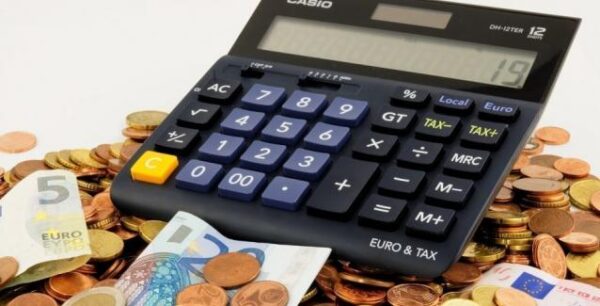 Ο νέος τρόπος υπολογισμού των εισφορών αυτοτελώς απασχολούμενων και ελεύθερων επαγγελματιών