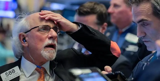 Γιατί η Wall Street αγνοεί τα σημάδια που εκπέμπει η αγορά ομολόγων