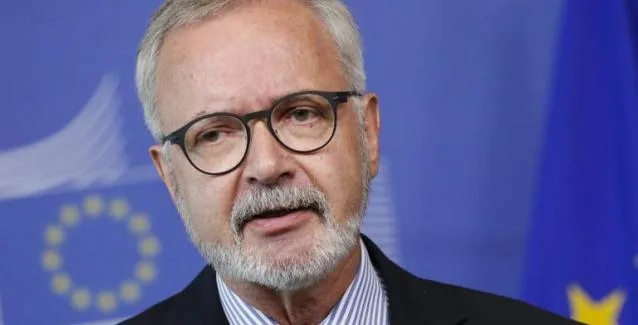 Βέρνερ Χόιερ: Οι προοπτικές της ελληνικής οικονομίας είναι εξαιρετικές