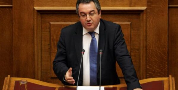 Κορωνοϊός: Ο Ηλίας Μόσιαλος εκπρόσωπος της κυβέρνησης σε διεθνείς οργανισμούς