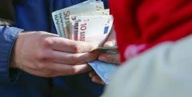 Βρούτσης:  Ποιές επιχειρήσεις καταβάλουν κανονικά το δώρο Πάσχα