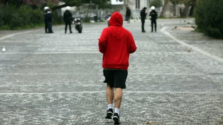 Απαγόρευση κυκλοφορίας: Στα 4.4 εκατ. τα SMS που έστειλαν οι Έλληνες στο 13033