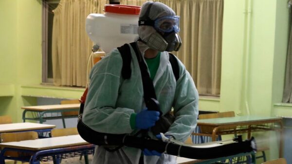 Διαγνώστηκε με κορωνοϊό γονέας μαθητών δημοτικού σχολείου στον Διόνυσο – Έκλεισε το σχολείο