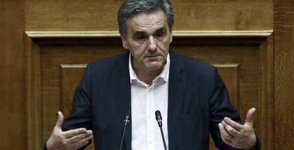 Τσακαλώτος για Κεραμέως: Η χειρότερη υπουργός Παιδείας στα 200 χρόνια του Ελληνισμού