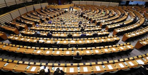 H EKT δίνει τη «σκυτάλη» στο Eurogroup