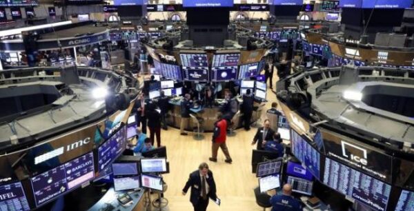 Bυθίζονται στο χάος οι αγορές: Tρόμαξε, αντί να καθησυχάσει η δυναμική παρέμβαση της FED