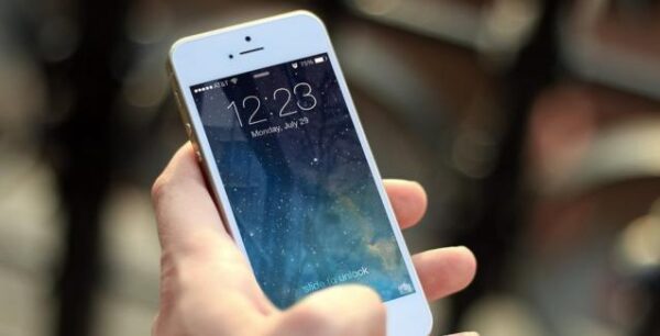 Κινητή τηλεφωνία: Αλλαγές υπέρ των καταναλωτών – Τι αλλάζει