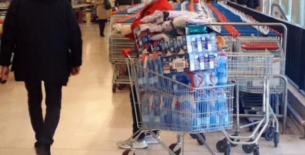 Γ.Γ. Καταναλωτή: «Μην τρέχετε στα σούπερ μάρκετ! Είναι και θα παραμείνουν ανοιχτά»