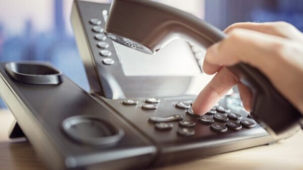 1110: Τηλ. υποστήριξη στα θύματα ενδοοικογενειακής βίας