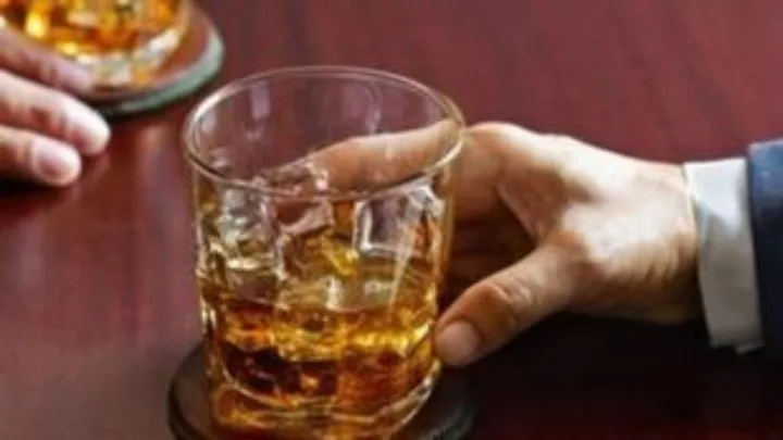 Έρευνα: Τι γίνεται στον οργανισμό όταν κόβουμε το αλκοόλ – Που γινόμαστε πιο ανθεκτικοί