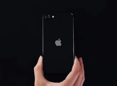 Apple –  iPhone SE: Αυτό είναι το νέο «προσιτό» κινητό (Βίντεο)