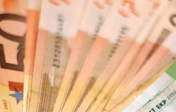 Επίδομα 800 ευρώ, voucher 600 ευρώ, Δώρο Πάσχα: Πληρωμές