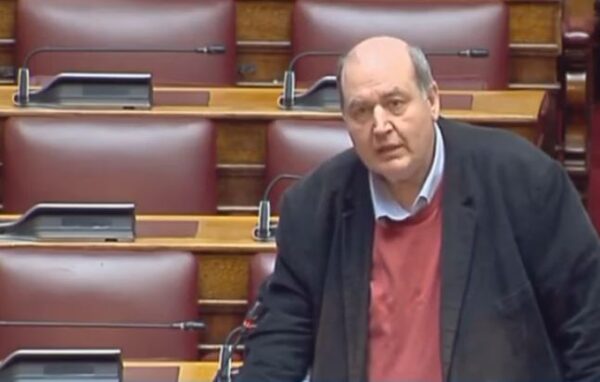 Άνοιγμα σχολείων – Φίλης: Να μη στερηθούν τα παιδιά την εκπαίδευση για τρίτη χρονιά