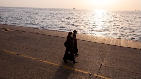 Κορονοϊός: «Προετοιμαστείτε για κυλιόμενα lockdown έως την άνοιξη»