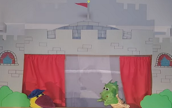 Νηπιαγωγός δημιούργησε παράσταση κουκλοθέατρου για τον κορονοϊό (video)