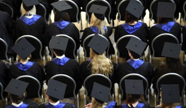 Σπουδαστές ΕΠΑΣ ΟΑΕΔ: Να μην υποβαθμιστεί η αξία του πτυχίου μας