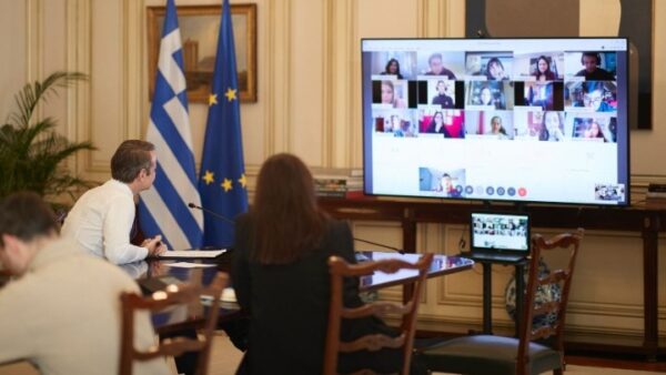 Τηλεδιάσκεψη Κυριάκου Μητσοτάκη με μαθητές του 1ου Γυμνασίου Μυτιλήνης