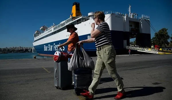 Κορονοϊός – Συναγερμός σε πλοίο στη Ραφήνα: Δεκάδες ύποπτα κρούσματα