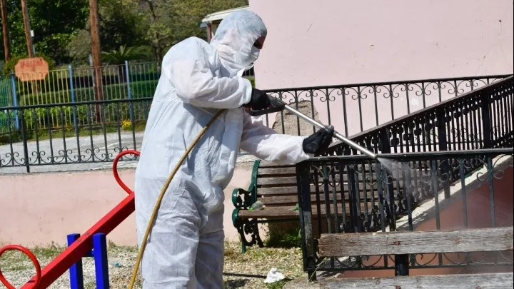 Πώς πρέπει να γίνεται ο καθαρισμός και η απολύμανση των χώρων, κατά την επάνοδο στη νέα κανονικότητα