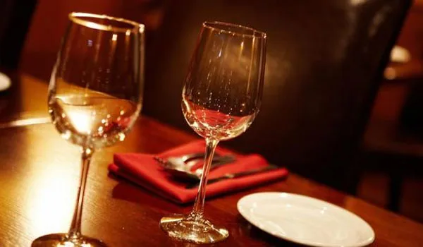 Άρση μέτρων: Έτσι θα μπουν τα τραπέζια σε εστιατόρια και καφέ