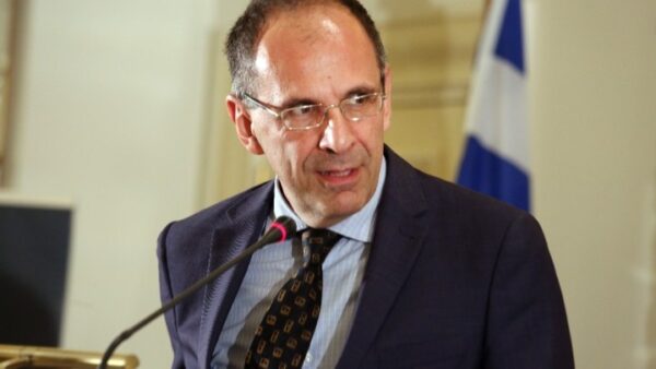 Γεραπετρίτης: Όσο μεγαλύτερο το τείχος ανοσίας τόσο λιγότερα μέτρα