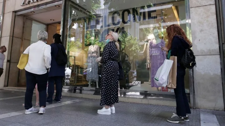 Χωρίς αλλαγές το ωράριο των εμπορικών καταστημάτων