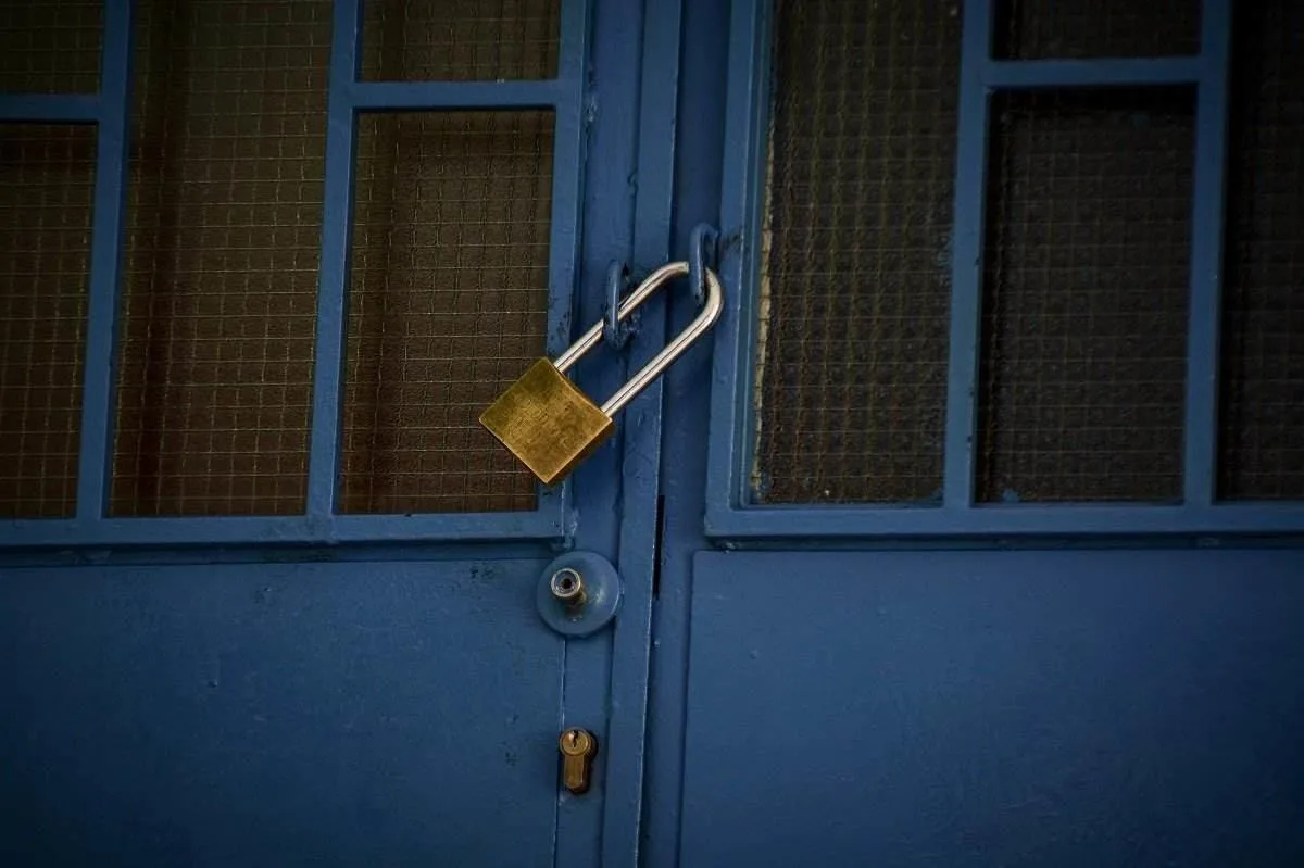 Lockdown: Κλείνουν όλα τα σχολεία στην Πάτρα