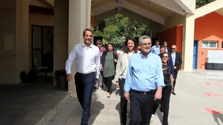 Στο 7ο Γυμνάσιο Αθηνών ο Κυρ. Μητσοτάκης