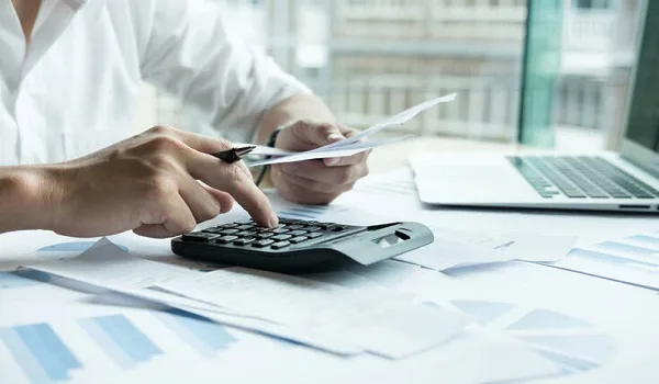 Εφορία: Σε 12 ή 24 δόσεις η εξόφληση των οφειλών του κορονοϊού